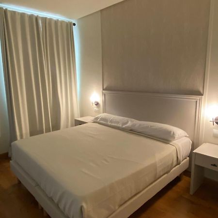 Hotel Santa Ana La Carlota Ngoại thất bức ảnh